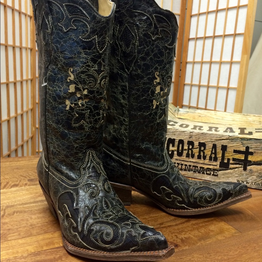 Brand New Black Vintage Corral Western Boots 8.5